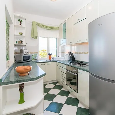 Apartment Vesna Postira